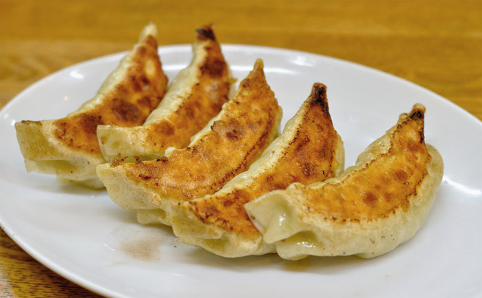 みんみん餃子でご当地グルメを満喫